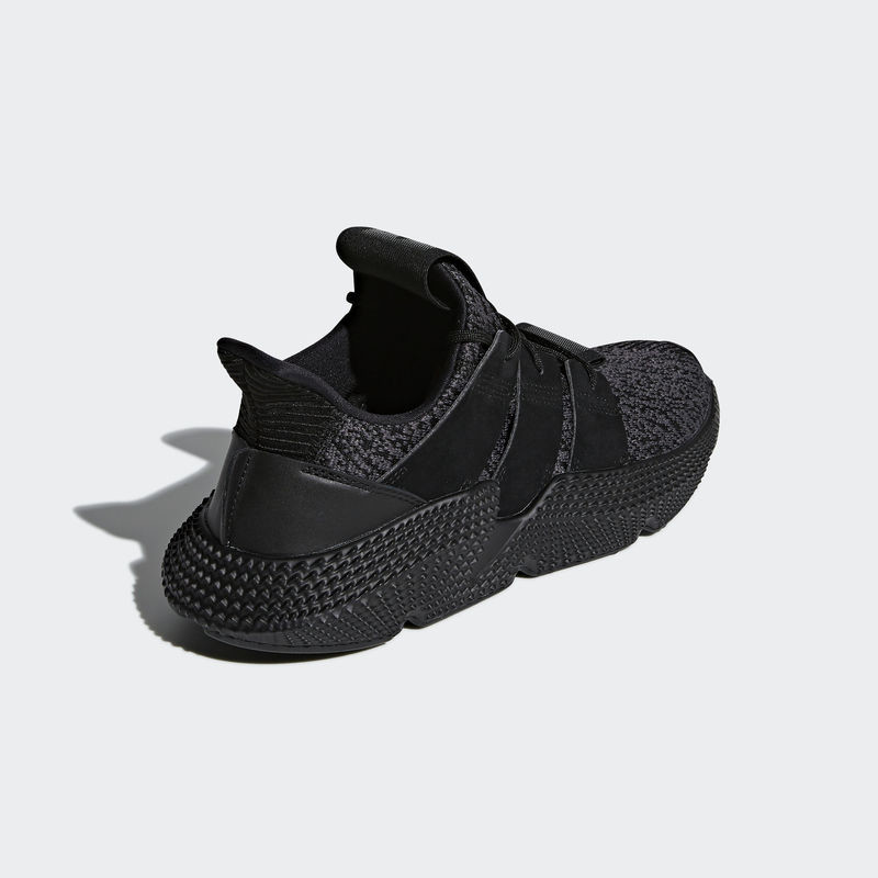 All store black prophere